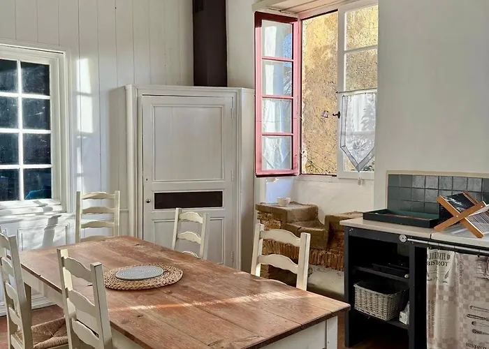 Domaine De La Hargue